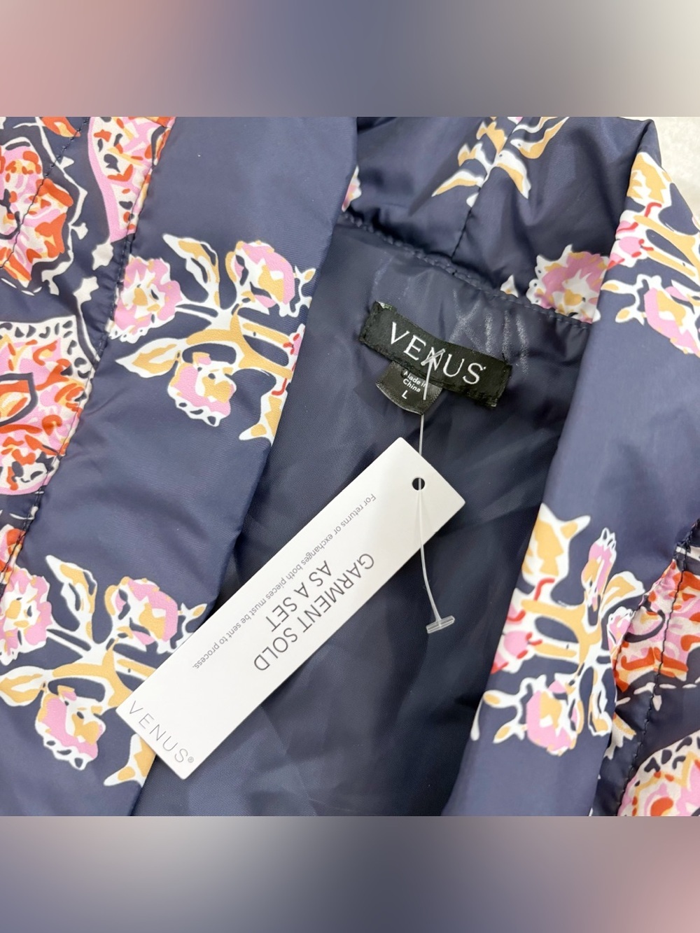 NWT Venus Quilted Jacket With Tie Large - Picture 6 of 11
